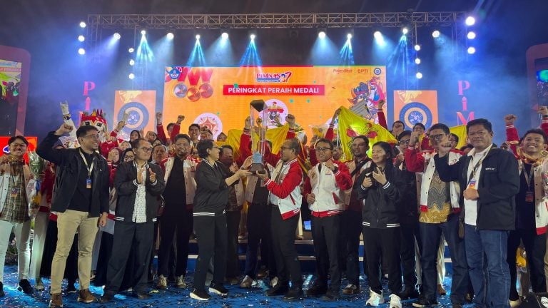 cfd4f1ca-6840-4a4a-8f3d-e35e73d4ba99 Cetak Sejarah! Piala Adikarta ke Luar Pulau Jawa Pertama Kali Berkat Unhas