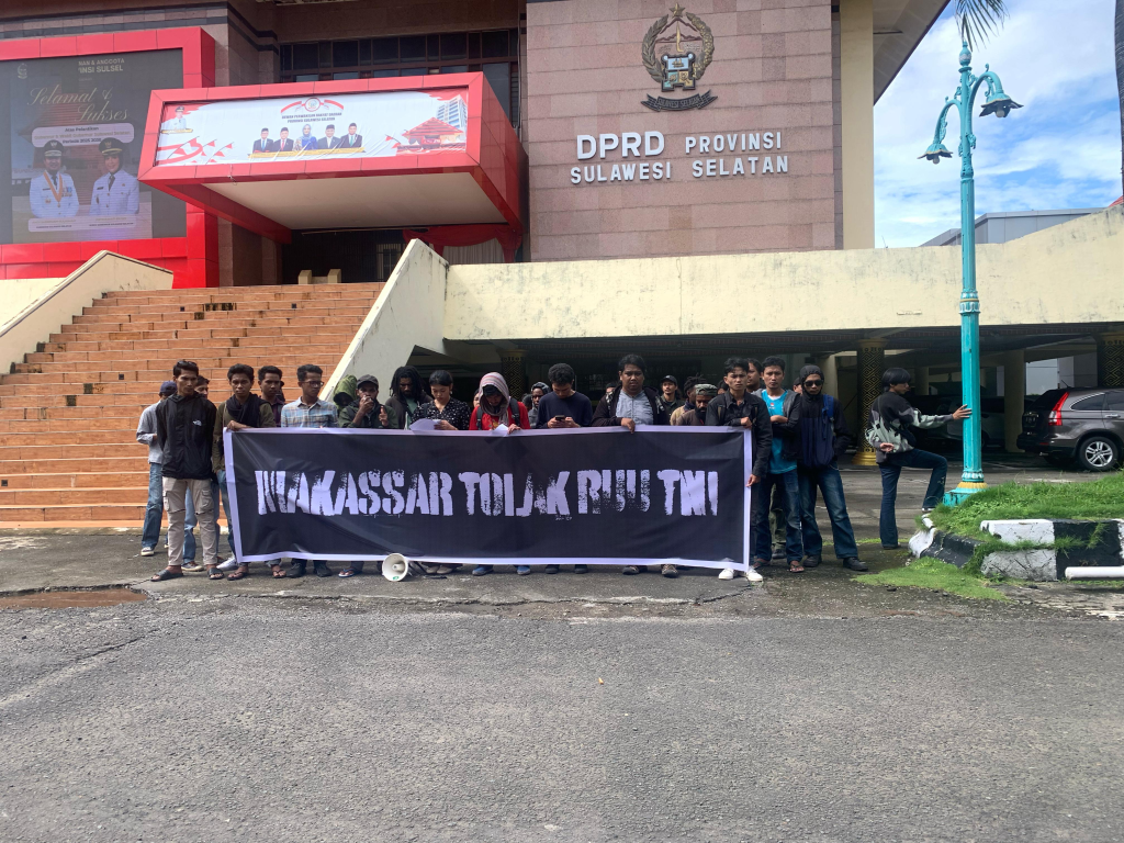 cover-Ruu-1-1024x768 Revisi RUU TNI Picu Kontroversi, Kelompok Sipil Serukan Penolakan