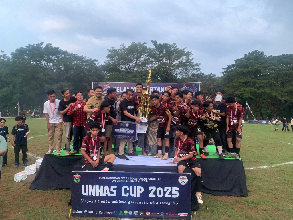 slide-1-teknik-juara--1024x768 Lewat Drama Adu Pinalti, Fakultas Teknik Raih Juara Unhas Cup 2025!