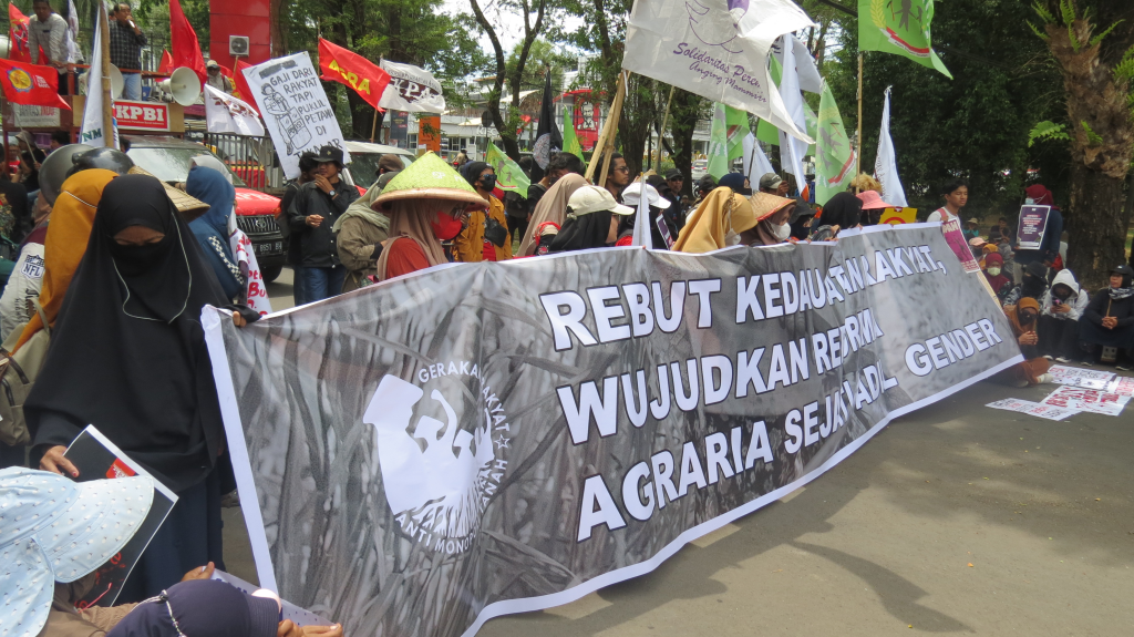 1000427892-1024x575 Hari Tani Nasional, Aliansi Mahasiswa dan Petani Sulsel Tuntut Reforma Agraria dan Penarikan Aparat dari Polongbangkeng