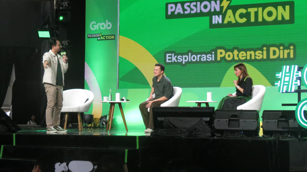1000471638-1024x575 Passion in Action: Nicholas Saputra Tekankan Pentingnya Eksplorasi Passion Tanpa Takut Gagal di Unhas