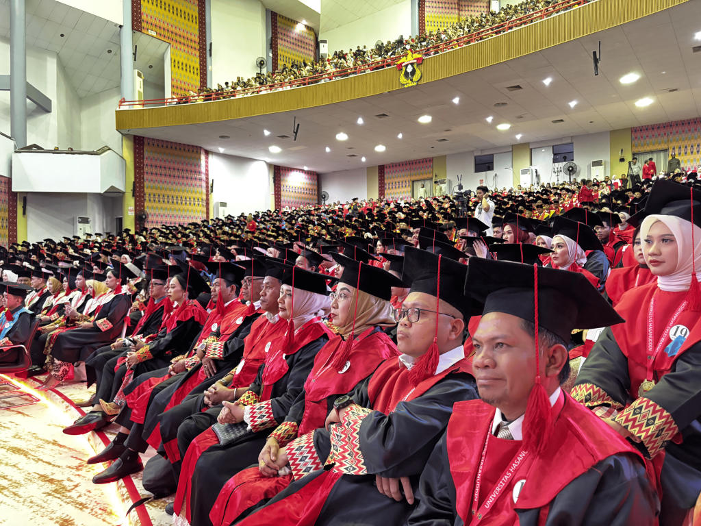 IMG_5222-1024x768 Unhas Kukuhkan 2.189 Alumni Baru, Rayakan Kelulusan dan Lompatan Prestasi Kampus Global