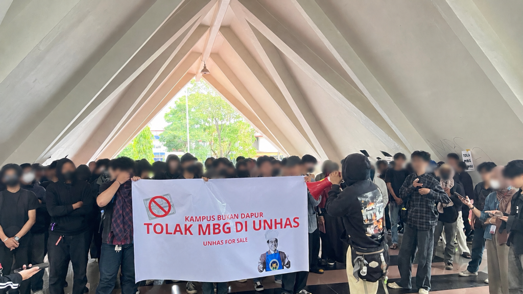 IMG_7538-1024x576 Tolak Keras Komersialisasi Pendidikan, Mahasiswa Unhas Tuntut Pencabutan SPPG di Unhas