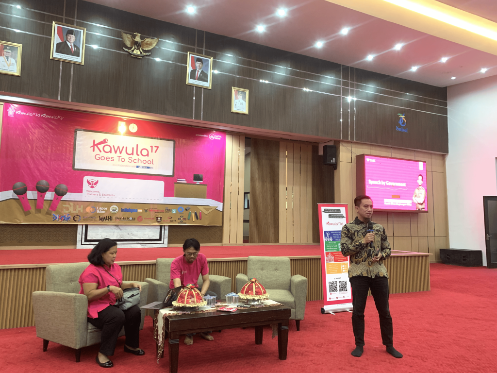 Kawula17 Goes to School bersama AIESEC in Unhas Bekali Pelajar Makassar Berpikir Kritis Hadapi Isu Krisis Lingkungan