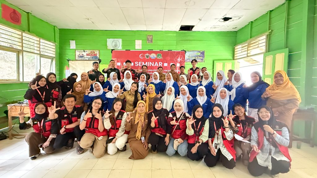 Mahasiswa KKN-PK Unhas Perkenalkan Program Kesehatan dan Pemberdayaan Masyarakat melalui Seminar di Desa Leppangeng