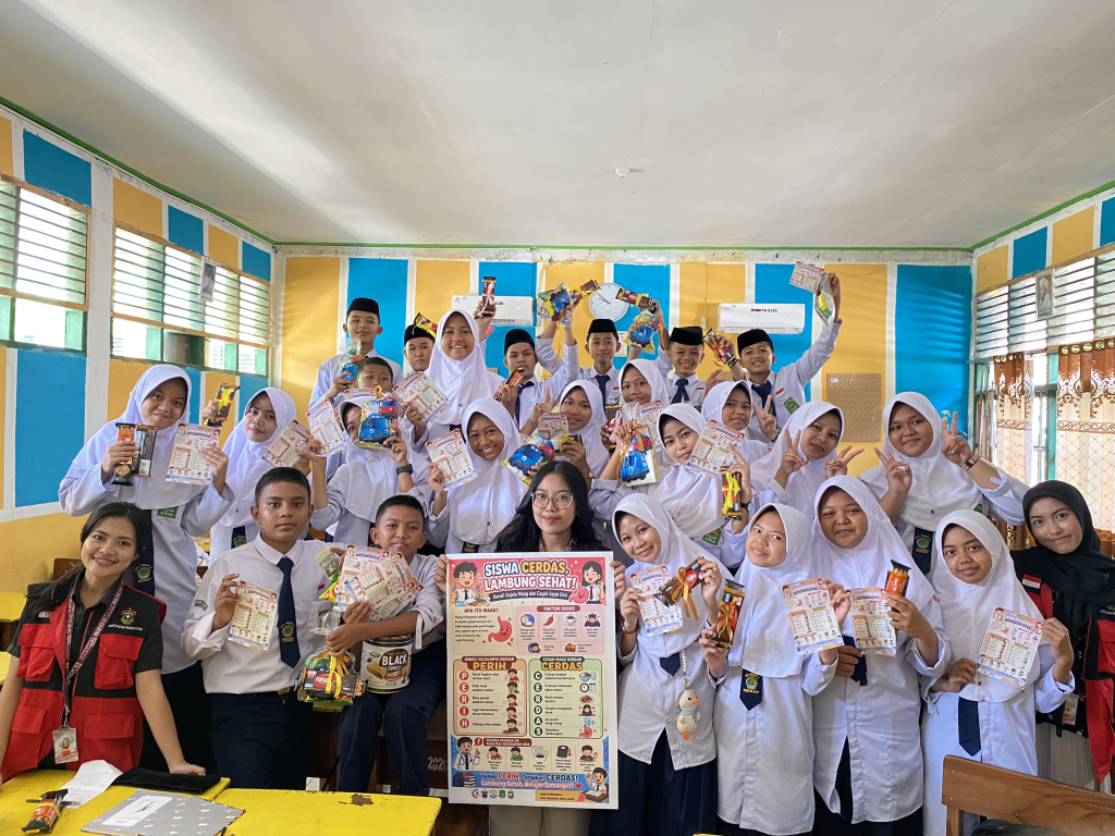 Mahasiswa KKN-PK 69 Unhas Edukasi Pencegahan Dini Penyakit Maag kepada Siswa MTsN 2 Sidrap