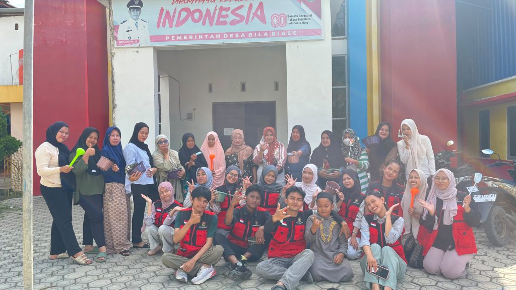 Mahasiswa KKN-T Unhas Gelar Pelatihan Promosi Digital untuk UMKM Briket Sekam Padi