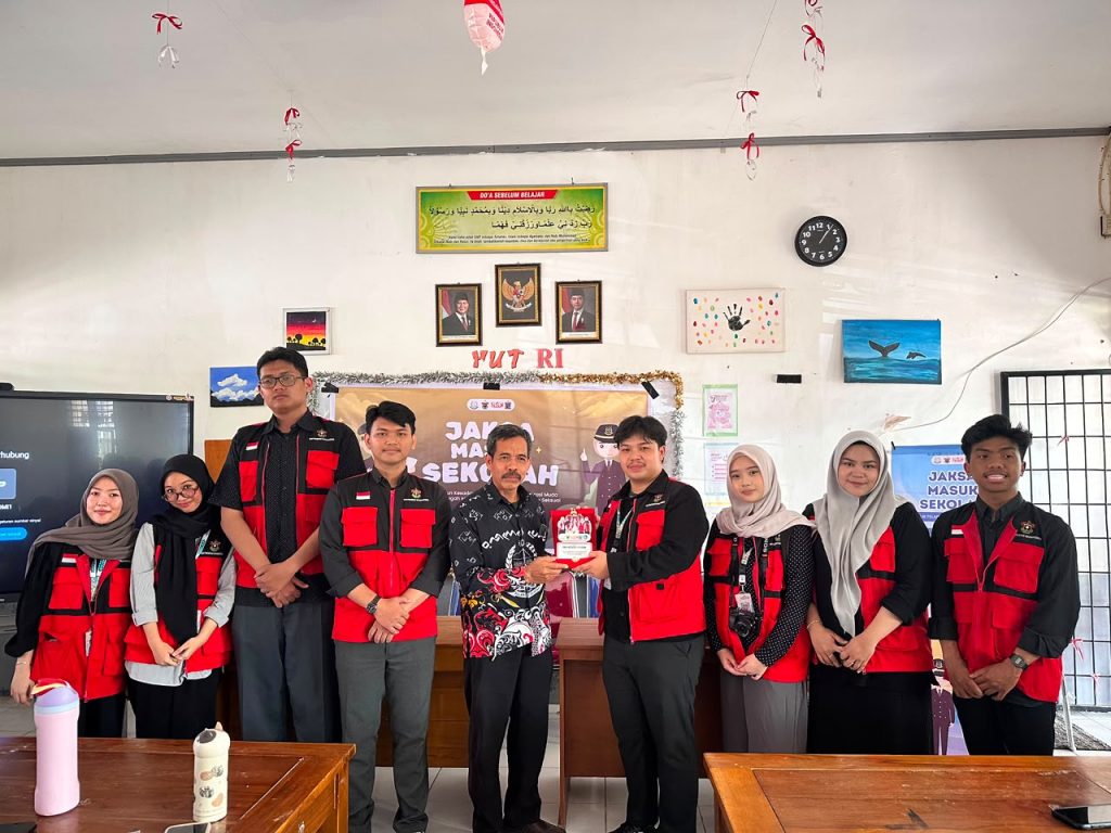 Mahasiswa KKN Tematik Hukum Unhas Edukasi Siswa SMAN 14 Gowa tentang Prosedur Pengembalian Barang Bukti