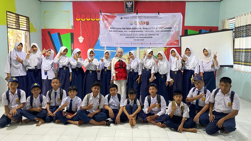 Mahasiswa KKN-T Unhas Edukasi Budaya di SMPN 1 Gantarangkeke, Tanamkan Cinta Budaya Lokal di Tengah Arus Globalisasi