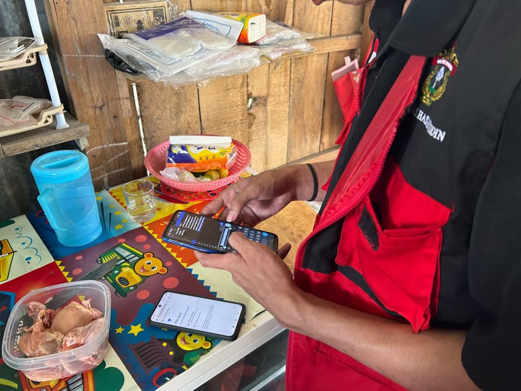 Mahasiswa KKN-T Unhas Hadirkan Inovasi SIDAKU untuk Menata Pembukuan UMKM di Kelurahan Lakessi