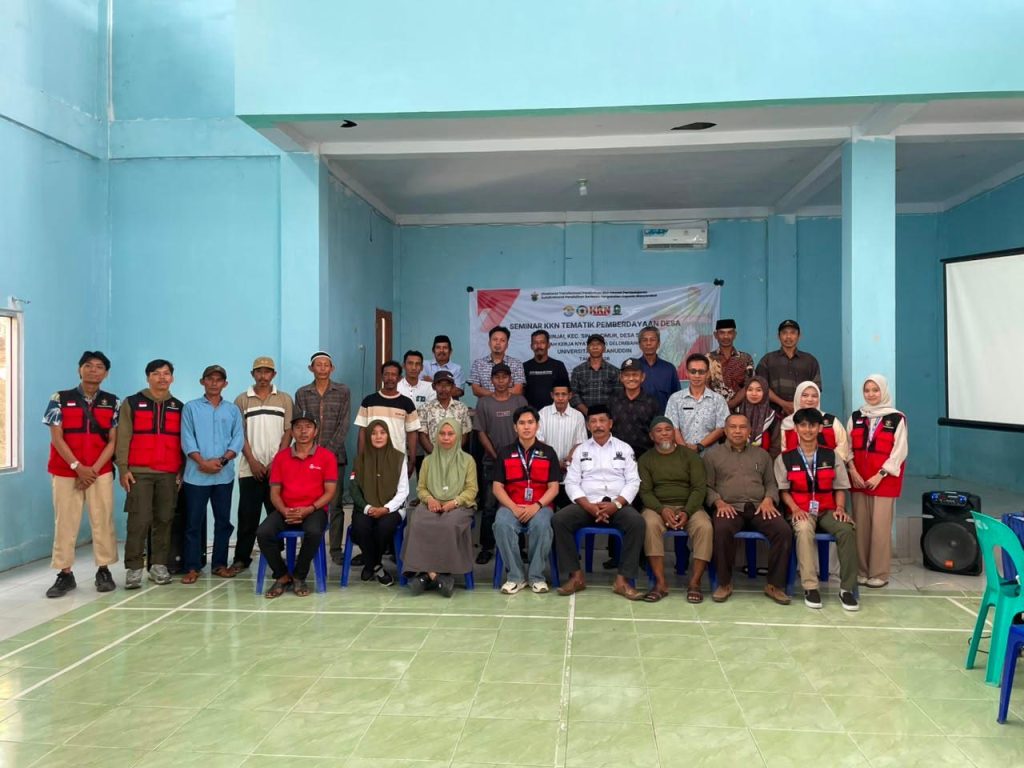 Mahasiswa KKN Unhas Edukasi Warga Desa Sanjai Olah Sampah Organik melalui Pembuatan Biopori Berkelanjutan