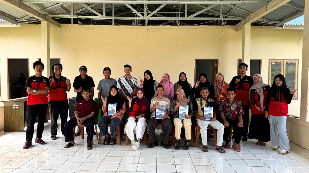 Mahasiswa KKN-T Unhas Edukasi Petani di Bantaeng, Terapkan Prinsip 5 Tepat untuk Optimalkan Produktivitas Cengkeh dan Kakao