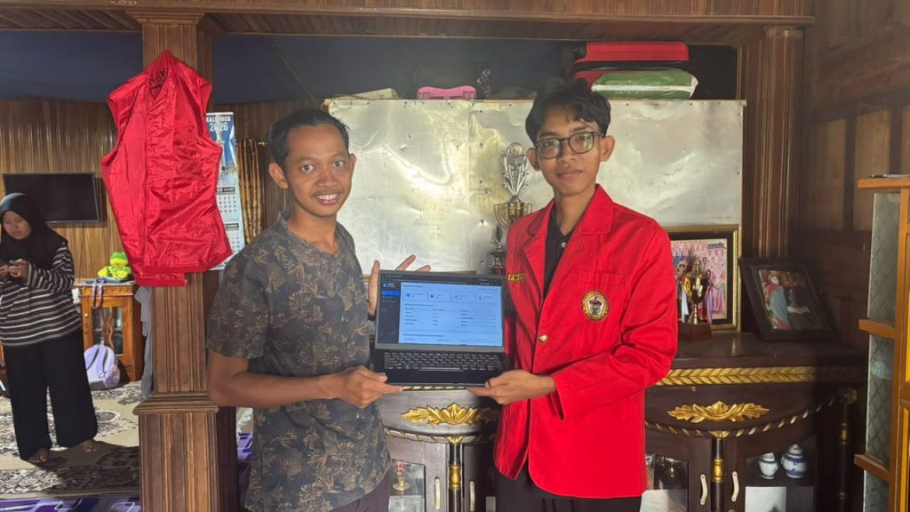 Mahasiswa KKN-TID Unhas Kembangkan LAVIDA untuk Digitalisasi Data Penduduk Desa Lasiwala