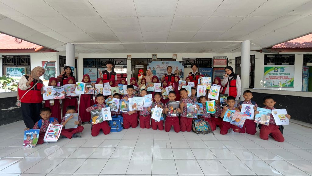 Mahasiswa KKN-T Literasi Unhas Ajak Siswa SDN 27 Binamu Tamasya Literasi