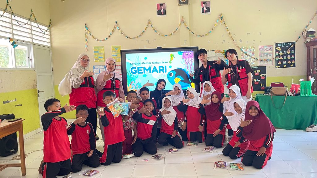 Mahasiswa KKN Unhas Gelar GEMARI, Edukasi Siswa Pentingnya Konsumsi Ikan