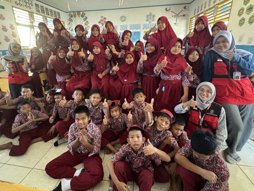 Mahasiswa KKN-T Unhas Hadirkan Fisika Ceria, Ajak Siswa SD Belajar Sains Lewat Eksperimen Sederhana