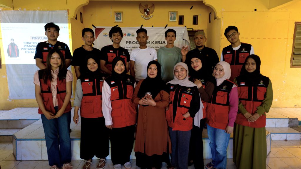 Mahasiswa KKN-T Unhas Dorong Branding Produk Pertanian Lokal Lewat Inovasi SIPROMA di Bonto Majannang