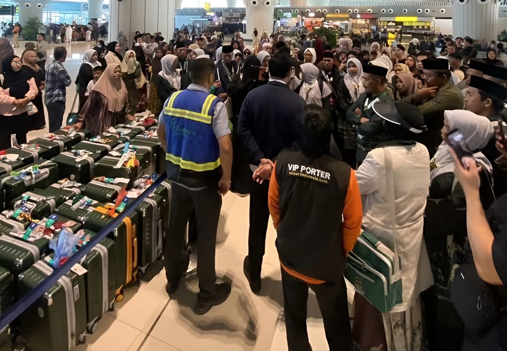 53 Jemaah Umrah Tunda Keberangkatan, 30 Penumpang Tetap Terbang dari Makassar